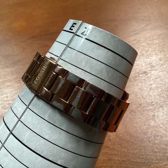 Fossil Perfect Boyfriend Rose Gold-tone Women’s Watch ES 3587 - Picture 12 of 17